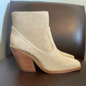 Vince Camuto Amtinda Booties